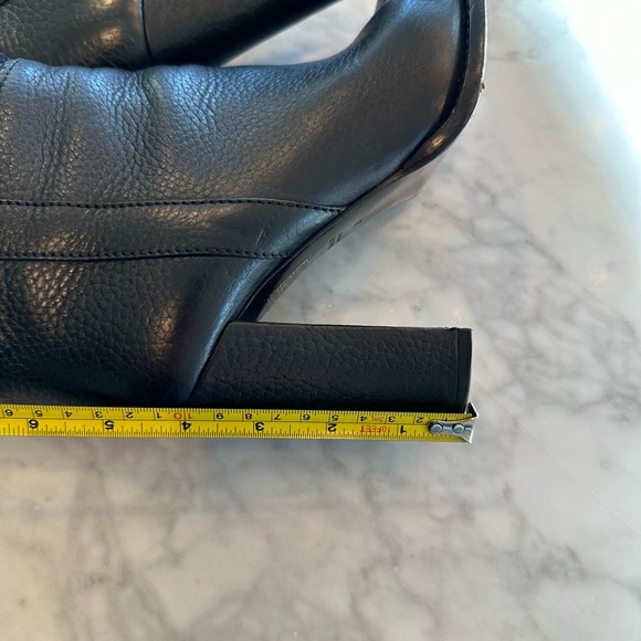 Gucci tall black boots with gold detailing - Picture 10 of 12